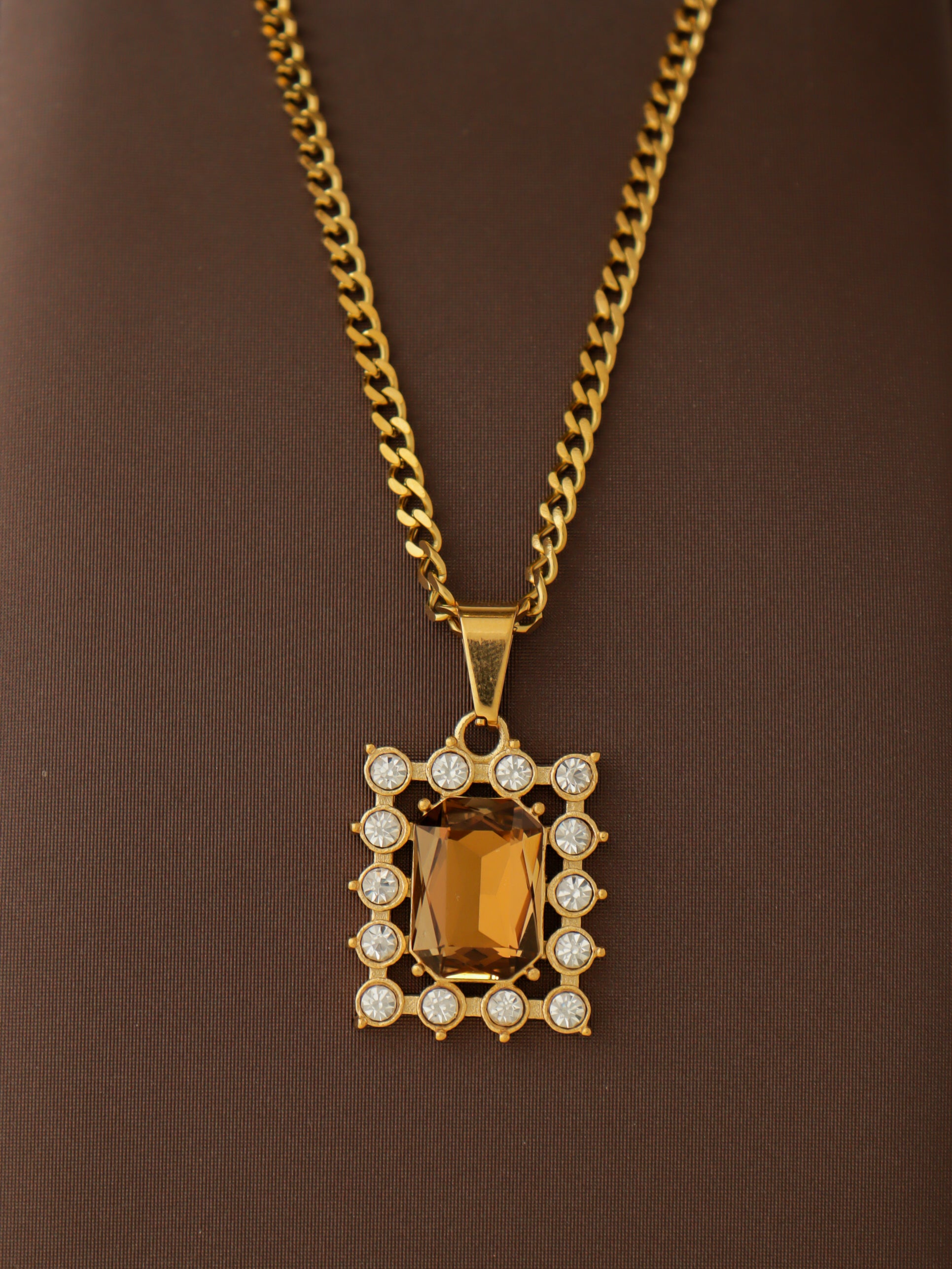 Le Marron Pendant Necklace