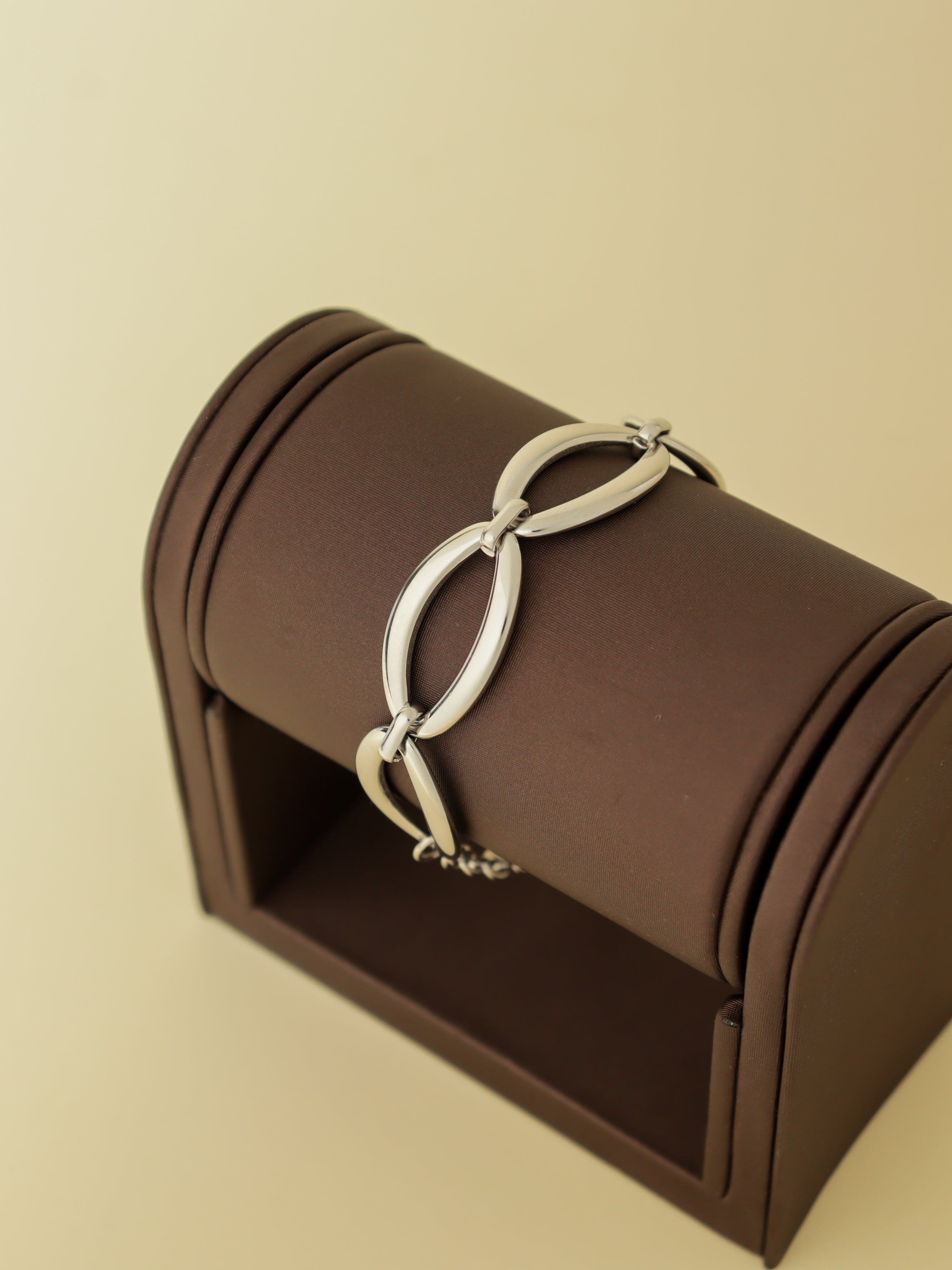 Luna Oval Link Bracelet