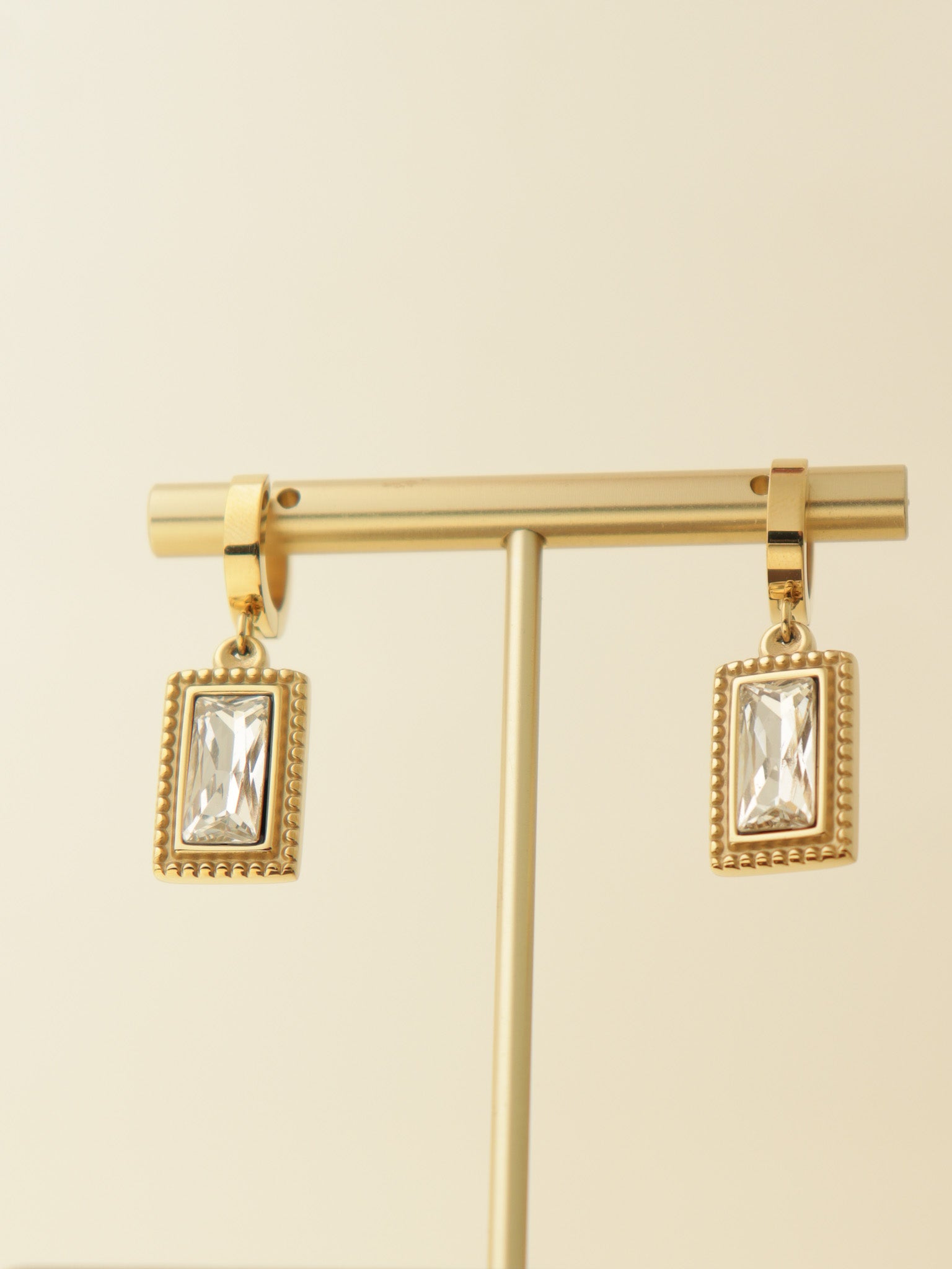 Élise Crystal Drop Earrings